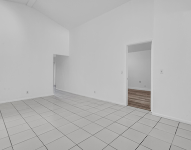 7755 E Kenway Pl Place E - Photo Thumbnail 5