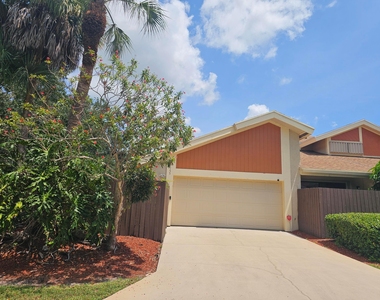 7755 E Kenway Pl Place E - Photo Thumbnail 24