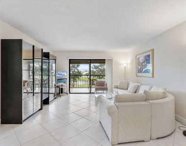 7260 Kinghurst Drive - Photo Thumbnail 10