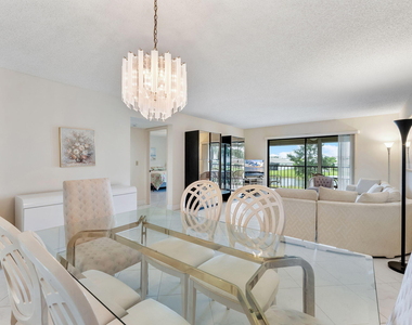 7260 Kinghurst Drive - Photo Thumbnail 9
