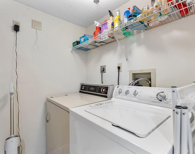 7260 Kinghurst Drive - Photo Thumbnail 21
