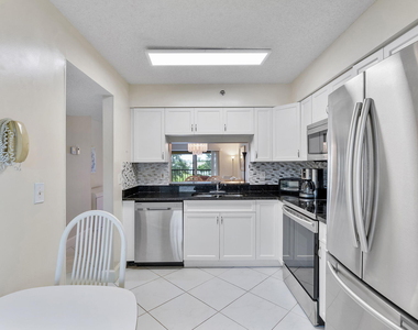 7260 Kinghurst Drive - Photo Thumbnail 4