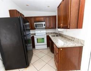 2900 Nw 5th Court - Photo Thumbnail 17