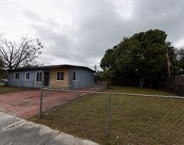 2900 Nw 5th Court - Photo Thumbnail 13