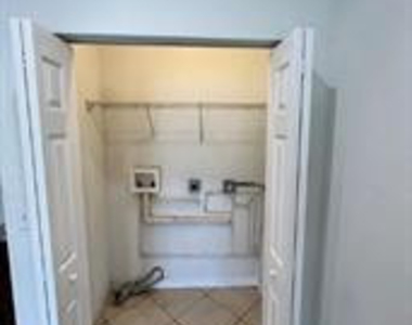 2900 Nw 5th Court - Photo Thumbnail 11