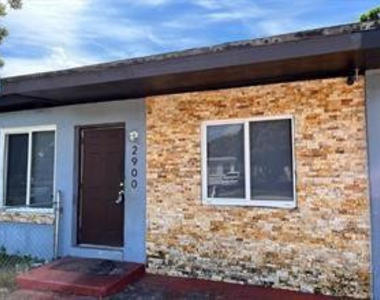 2900 Nw 5th Court - Photo Thumbnail 1