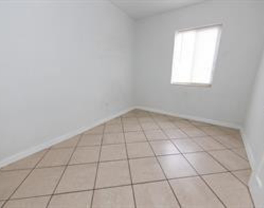 2900 Nw 5th Court - Photo Thumbnail 23