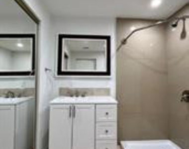 2900 Nw 5th Court - Photo Thumbnail 6