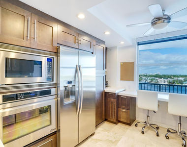 77 S Birch Road - Photo Thumbnail 9