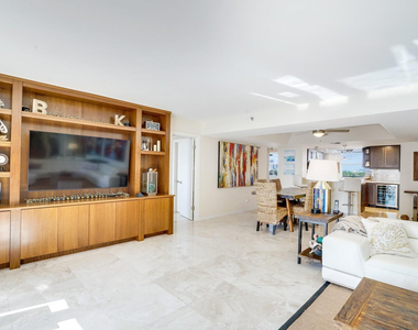 77 S Birch Road - Photo Thumbnail 8