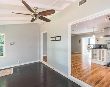 415 Ne 8th Avenue - Photo Thumbnail 5