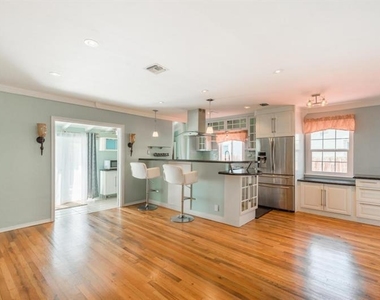 415 Ne 8th Avenue - Photo Thumbnail 1