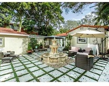 415 Ne 8th Avenue - Photo Thumbnail 9