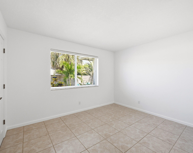 4454 W Tradewinds Avenue W - Photo Thumbnail 17