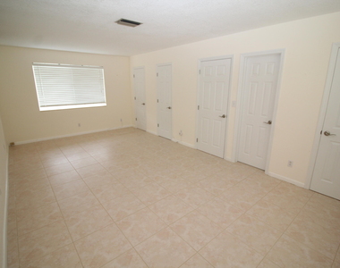 4454 W Tradewinds Avenue W - Photo Thumbnail 3