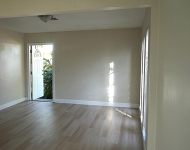 1957 Liberty Street - Photo Thumbnail 4