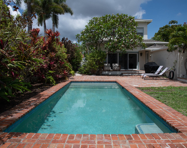 506 N Lakeside Drive - Photo Thumbnail 24