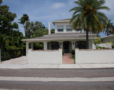 506 N Lakeside Drive - Photo Thumbnail 2