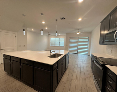 8191 Cinch Way - Photo Thumbnail 3