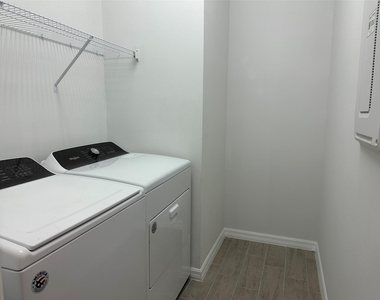 8191 Cinch Way - Photo Thumbnail 18