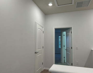 8191 Cinch Way - Photo Thumbnail 9