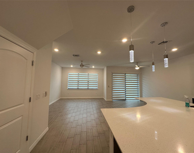 8191 Cinch Way - Photo Thumbnail 2