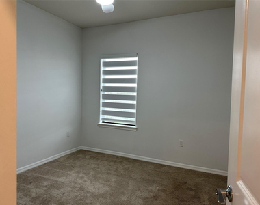 8191 Cinch Way - Photo Thumbnail 16