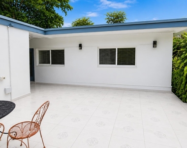 2130 Ne 191st Drive - Photo Thumbnail 3