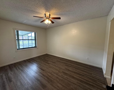 3831 Sw 69th Avenue - Photo Thumbnail 12