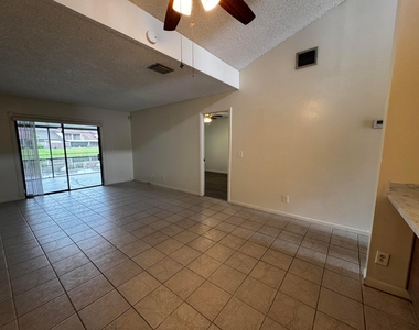 3831 Sw 69th Avenue - Photo Thumbnail 8
