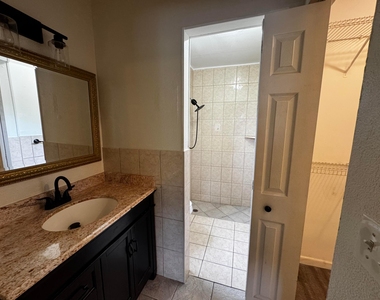 3831 Sw 69th Avenue - Photo Thumbnail 14