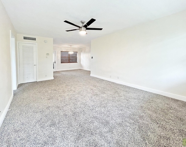 1490 Nw 43rd Avenue - Photo Thumbnail 11