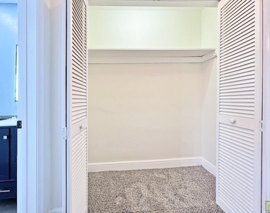 1490 Nw 43rd Avenue - Photo Thumbnail 21
