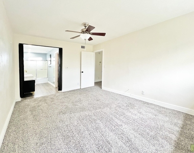 1490 Nw 43rd Avenue - Photo Thumbnail 15
