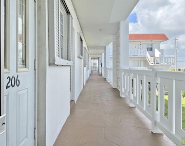 1490 Nw 43rd Avenue - Photo Thumbnail 3