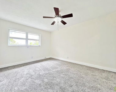 1490 Nw 43rd Avenue - Photo Thumbnail 14