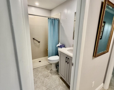 916 Savannas Point Drive - Photo Thumbnail 16