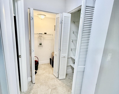 916 Savannas Point Drive - Photo Thumbnail 21