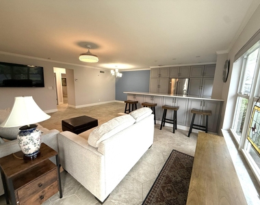 916 Savannas Point Drive - Photo Thumbnail 15