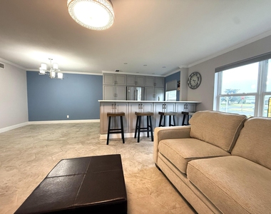 916 Savannas Point Drive - Photo Thumbnail 14