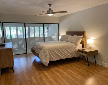 1660 Twelve Oaks Way - Photo Thumbnail 9