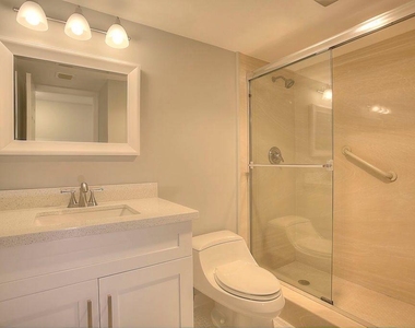1660 Twelve Oaks Way - Photo Thumbnail 17
