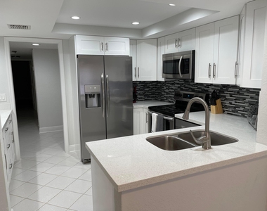 1660 Twelve Oaks Way - Photo Thumbnail 2