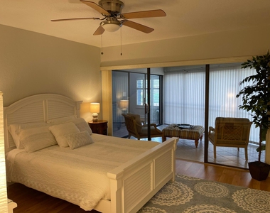 1660 Twelve Oaks Way - Photo Thumbnail 16