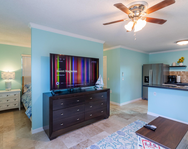1724 37th Street - Photo Thumbnail 1