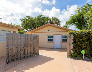 1724 37th Street - Photo Thumbnail 13