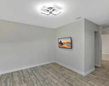 3530 E Gardens East Drive E - Photo Thumbnail 27