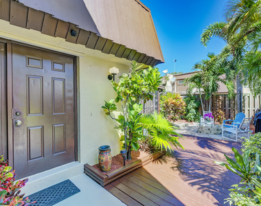 3530 E Gardens East Drive E - Photo Thumbnail 1