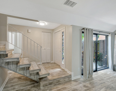3530 E Gardens East Drive E - Photo Thumbnail 15