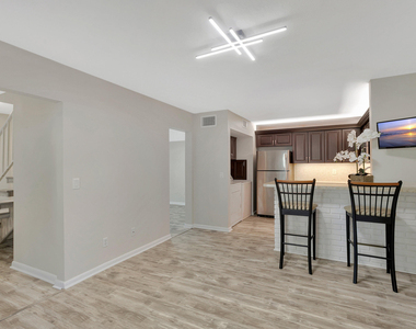 3530 E Gardens East Drive E - Photo Thumbnail 20